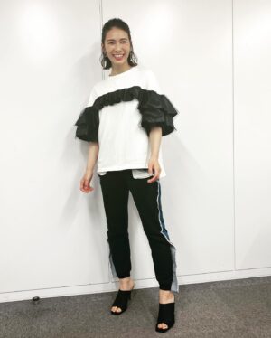 Sayaka Akimoto Instagram - お衣装達です。
素敵な衣装、ありがとうございましたー👸
お洋服のブランドはタグ付けしてまーす🌈