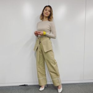 Sayaka Akimoto Instagram - マイナビBe a booster!

衣装です😊

ニット、パンツ
nagonstans 
ピアス
grossejapan 

衣装も明るい色が増えて来ました🌸
