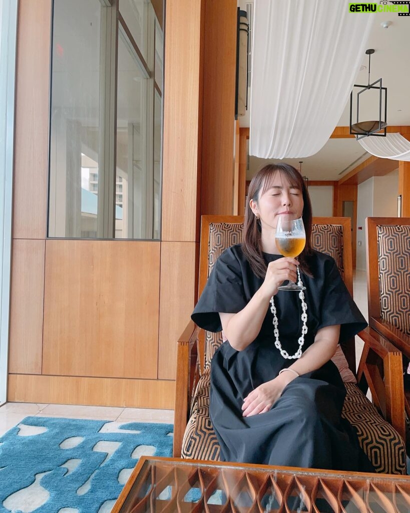 Sayaka Isoyama Instagram - 写真集のロケ地はグアム。 宿泊先は『ロッテホテルグアム』さん。 オーシャンフロントビューで素敵なホテルでした！！ インフィニティプールも見てるだけでも最高！ 家族で楽しめます。 ラウンジで美味しいお酒と軽食も♪ 部屋にいるだけでも癒される空間。 スタッフの皆さんも親切でした。 写真集の中にもホテルのお部屋での写真があります(^^) #Lottehotel_guam