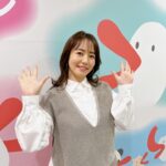 Sayaka Isoyama Instagram - 明日はこちらに出演します！！ ▼19時〜関西テレビ『ちゃちゃ入れマンデー』 ▼21時〜日本テレビ系『ザ！世界仰天ニュース』 ▼23:59〜日本テレビ系「午前0時の森」 1枚目〜 (仰天ニュース) ニットセットアップ、ブラウス @newans.official @ow_pressroom イヤリング、リング @refaire.tokyo イヤカフ、リング @warmth.tokyo シューズ @dianashoespress 3枚目〜 (ちゃちゃ入れマンデー) ベスト @verseau_jp シャツ @sirin_jp 5枚目〜 (午前0時の森) ビスチェ、ニット @mystrada_official スカート @jusglitty_official