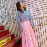 Sayaka Isoyama Instagram - 明日 7:30〜 日本テレビ系『シューイチ！』さんでは、 ハイカロリーなグルメロケしてきました！！ バトルの行方をお楽しみに！！ その後22:30〜 日本テレビ『金のツカミ』 めちゃくちゃ笑っぱなしの時間でした！！ 新しいキャラクターが見られます！ 芸人さん達は本当に素晴らしいです！！ シューイチ シャツ、スカート　@dresslaveofficial 金のツカミ ツイードトップス　@marmors_official ロゴT @micaanddeal_official パンツ　@jusglitty_official