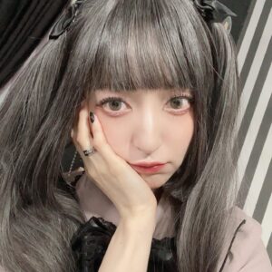 Sayaka Kanda Instagram - 「ダーリンダンス」のショートMV、5/19のCD発売まで何度も観てくださいね？
約束だよ？
#38
#フルはこちらから此方乃サヤ版に収録
#ダーリンダンス