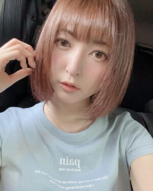 Sayaka Kanda Instagram - コーラルに染めました。
そして髪伸びました。
今日は声です。
あの子を声帯に呼びたいと思います。