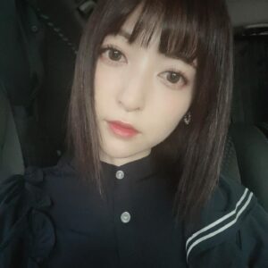 Sayaka Kanda Instagram - 黒髪にしました。
明日オンラインライブとトーク会、よろしくお願いします！