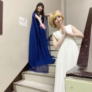 Sayaka Kanda Instagram - まぁちゃんと、今日で東京公演での共演は最後でした…（ ; ; ）寂しいな。
次のマイフェアもいっしょだけれど、声を合わせる共演はなかったから、PRAYERとかは歌いながら感慨深い気持ちでした。
美しく、本当は慈悲の心があり、真っ直ぐに愛に生きるアイシスで魅了してくれてありがとう。
来年まで思い出いっぱい作ろうね！

本編で絶対ないポーズ。笑
#王家の紋章
#朝夏まなと
#アイシス
#キャロル
#まぁさや