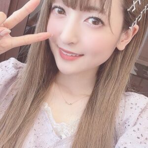 Sayaka Kanda Instagram - 今日はストレートヘア。