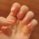 Sayaka Kanda Instagram - 東京公演からもう何回塗り直したかな？ 今回ネイルはセルフでマニキュアを塗ってるので色々変えてます！ 古代に行ってからのドレスに入っているカラーで差し色を入れたり、ちょっとキラキラさせたりワンカラーにしたり… その中でも"キャロルピンク"なカラーがこちら。 Ducatoのナチュラルネイル136番。 1幕やテーベでのドレスのお菓子のようなピンク色にいちばんぴったり合うカラーなんです。 違うピンクを試しても、なんか違うなぁとこっちに塗り直すことも。 大千穐楽までお世話になります^ ^ マニキュアって楽しいよね！ わたしもマニキュアプロデュースしてみたいなぁ。