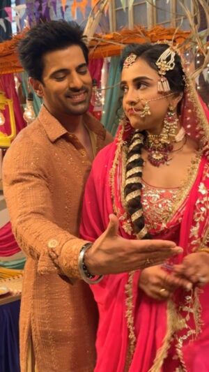 Sayali Salunkhe Instagram - Mundeya ve ho na mere peeche latoo🫶🏻
#baateinkuchankaheesi