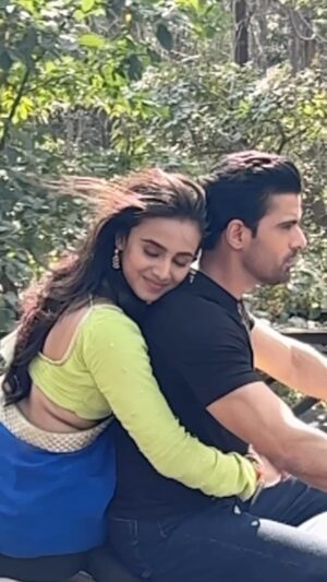 Sayali Salunkhe Instagram - We’re in this ride together ❤️ #kuvan 

#réel #reelsinstagram #baateinkuchankaheesi
