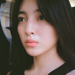 Sayu Kubota Instagram - 現像したら、一年以上前の写真が。私は何を見つめているのか🤔