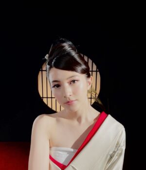 Sayu Kubota Instagram - カーリングシトーンズ「Tumbling Ice」

日本の音楽シーンで伝説を作ってきた方々の2年8ヶ月ぶりのオリジナルアルバムのジャケットを任せて頂けたこと、とても嬉しく思います。壺振り師に大変身させて頂きました。そしてアルバムは7月20日リリースです🥌🇯🇵check it out!
@curlingsitones