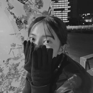 Sayu Kubota Instagram - OMG🧤🐇