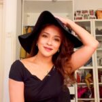 Sazzy Falak Instagram - It’s been a while since I wore a hat out 🤪💜 #sazfash #transitionvideo #transitionreels #sazzybuathal