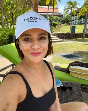 Sazzy Falak Instagram - Hanging out at the Rock Pool on this sunny Sunday! @westinlangkawi 

#nashsazzylangkawi #imaanlilytiararoselangkawi #idrisnashnazrillangkawi