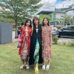 Sazzy Falak Instagram - Twinning with my girls in @maslea for the 2nd day of Raya #imaanlilytiararoseraya #nashsazzyraya