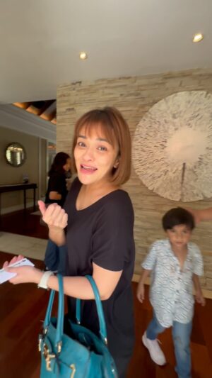 Sazzy Falak Instagram - Starting our first day in @westinlangkawi super strong. We were immediately in awe of our two bedroom villa as you can tell by our excited voices. From our previous experience, Westin hotels has proved again and again to be the best holiday stays for families with their variety of family activities. 

Here’s a little tour of our villa. We’re definitely going to have a ball staying here the next 5 days! 😍 #nashsazzylangkawi #imaanlilytiararoselangkawi #idrisnashnazrillangkawi