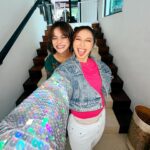 Sazzy Falak Instagram - Right before Ramadhan month started, we completed a telemovie shoot with @mermaidstudios called #TerpalingDrama that will be aired on Astro during Syawal. My second time this past two years working with my awesome Adik @liyanajasmay as the director. Always a joy to be on set with the team. Met @nurel_baharin for the first time and instantly loved her bongok self 🤣 Second (or was it third?) time working with @mustaqimbahadon and I had a hard time containing my laughter when he did his comedic scenes. Susah betul nak tahan gelak! . Here’s a carousel of photos with everyone that I could snap a photo with. Everyone was so much fun to be with and boy, did we all have fun on set 😍 #astro #telemovie #telefilem #sazzyatshoot #mermaidstudios