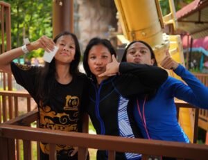 Sazzy Falak Instagram - On the 28th of April, we celebrated my husband’s @nash_idrus and twin daughters’ @imaanlilytiararose birthday at one of favourite places in Malaysia… Sunway Lagoon Theme Park!
.
The day started as early as 11am with our guests arriving at the Surf Pool Entrance and then were ferried (more like buggy-ed) to the Splash Park where the party and food were set up beautifully. 

@sunwaylagoonmalaysia even organised a scavenger hunts for the kids which got them to explore the whole theme park. Everyone got prizes filled with Sunway Lagoon merchandises too!

After a whole lot of eating and the scavenger hunt, the kids then had the time of their lives going on probably every ride there, dry park and wet park all. Bukan budak2 je yg excited, the adults pun gila2 nail rides hokayyy!

My favourite one… the Vuvuzela!! Hahahaha!

It definitely was one of the best decisions I’ve ever made, to throw the girls 13th birthday party at Sunway Lagoon. We all had a blast!!!