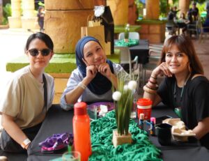 Sazzy Falak Instagram - On the 28th of April, we celebrated my husband’s @nash_idrus and twin daughters’ @imaanlilytiararose birthday at one of favourite places in Malaysia… Sunway Lagoon Theme Park!
.
The day started as early as 11am with our guests arriving at the Surf Pool Entrance and then were ferried (more like buggy-ed) to the Splash Park where the party and food were set up beautifully. 

@sunwaylagoonmalaysia even organised a scavenger hunts for the kids which got them to explore the whole theme park. Everyone got prizes filled with Sunway Lagoon merchandises too!

After a whole lot of eating and the scavenger hunt, the kids then had the time of their lives going on probably every ride there, dry park and wet park all. Bukan budak2 je yg excited, the adults pun gila2 nail rides hokayyy!

My favourite one… the Vuvuzela!! Hahahaha!

It definitely was one of the best decisions I’ve ever made, to throw the girls 13th birthday party at Sunway Lagoon. We all had a blast!!!