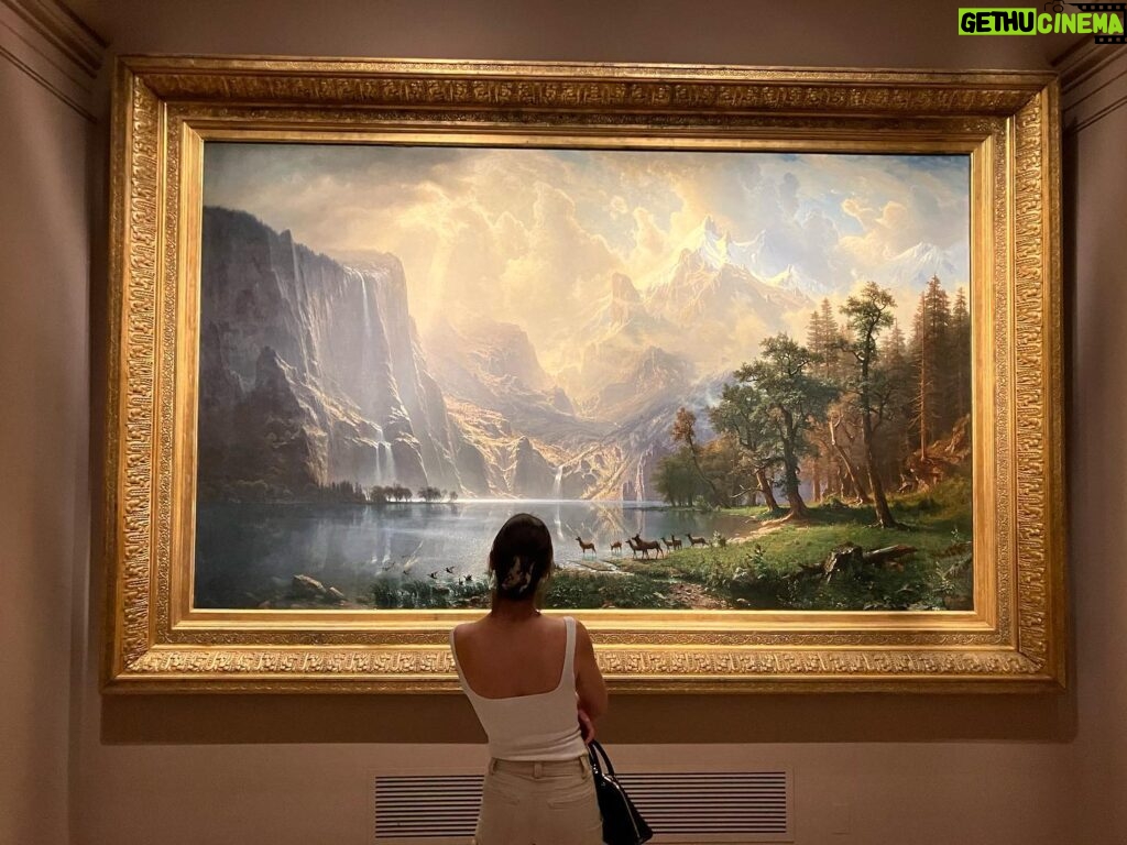Scarlett Hefner Instagram - Scarlett admiring the treasure trove of art at the Smithsonian American Art Museum during our recent visit to Washington DC.