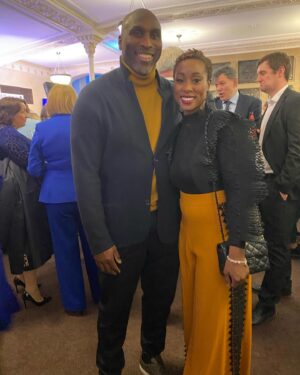 Scarlette Douglas Instagram - Had the best time last night at the @sportgivesback awards. Lovely to be there as an ambassador for @dallagliorugbyworks with @lawrence_dallaglio and the team and so good seeing so many inspirational people in the same room 🙌🏾👏🏾 Swipe to see my favourite celebrity in the last pic 👉🏾 😉

#sportgivesback #awardshow