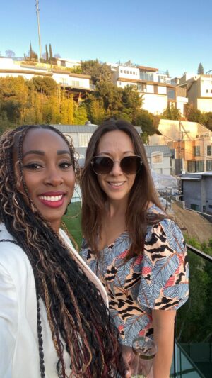 Scarlette Douglas Instagram - I went to my first ever Broker’s Open on Thursday in Beverly Hills! Thanks @biancaboey_realestate for the invite. House is being sold by @theagencyre (Buying Beverly Hills) @trini_realtor, @mehdirm13 and @jbrugiero 

I genuinely had the best time! Shout out to @fitzgerald_arts for my drawing and @azaihandroll for the best sushi I’ve had so far in LA. 

I genuinely feel like I’m manifesting something here 👀 watch this space I guess!! 

Ps, hope you love my new pink car as much as I do! Wait til you see it at the end lol

#losangeles #sushi #brokersopen #beverlyhills #buyingbeverlyhills #realestate #losangelesrealestate #realtorlife
