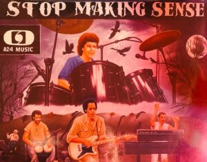 Sebastián De Caro Instagram - Ayer se juntaron en casa tanto el vinilo como el blu ray 4K de STOP MAKING SENSE. Estas ediciones deliciosas se venden solo en la página de @a24 
Este retazo fundamental del siglo 20 es considerado de forma casi unánime el concierto de rock mejor filmado de todos los tiempos. Acaso el único que podría discutírselo sea THE LAST WALTZ (la obra de THE BAND y Martin Scorsese). 
STOP MAKING SENSE con la dirección del prodigioso Jonathan Demme, títulos de Pablo Ferro y TALKING HEADS prendidos fuego es una experiencia potente al día de hoy, una banda que hoy en día  sigue siendo nueva cada vez.
Mi amor por estas imágenes nació en @rctclubvacacional a finales de los 80s cuando un fan o alguien con muy buen gusto decidió programar en el teatro del complejo una noche esta película y al otro día SUMO en obras, imaginen tener 12 años…