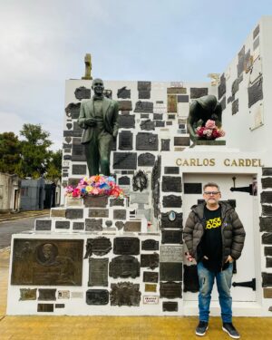 Sebastián De Caro Instagram - Panteón artistas