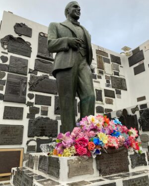 Sebastián De Caro Instagram - Panteón artistas