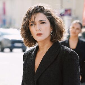 Şebnem Hassanisoughi Instagram - başıma bir şey gelmeyecekse bu kadınla pek eğleniyorum. ve ben 4. diyorum 💫