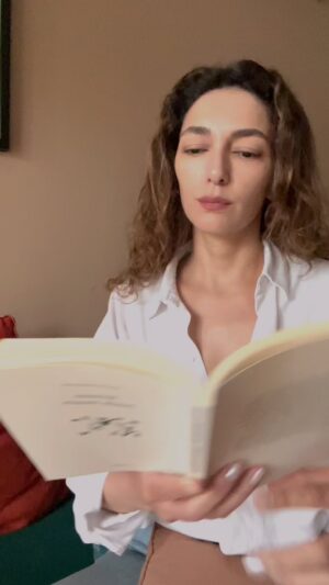 Şebnem Hassanisoughi Instagram - her koşulda eyleme, sevince, sevgiye 🥂🌻🌈