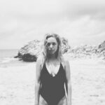 Seda Türkmen Instagram - Yerle gök arasında, bir yerde…
