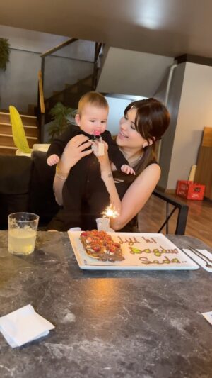 Seda Tosun Instagram - Happy birthday to me! 🎂🩷🧿👶🍼👸🎀