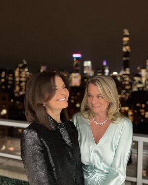Sela Ward Instagram - Grins and giggles with my dear friend, @debbiebancroftny. I just love NYC during the holidays.