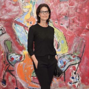 Sela Ward Instagram - Sorry I’m blocking this beautiful piece of art. @alexanderyulish‘s work conveys so much raw emotion. It just makes you feel alive! #mondaymuse