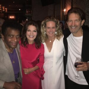 Sela Ward Instagram - I was heartbroken to learn of the passing of this music legend and fellow Mississippian. I had the honor of meeting #CharleyPride in 2018 at the TV Guide Cover Party in New York. Such a kind man that contributed so much to baseball and to country music. Godspeed to you, Charley. 🙏