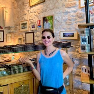 Sela Ward Instagram - J’adore le chocolat! #nationalchocolateday