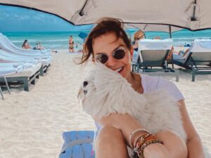 Sela Ward Instagram - Ollie’s first beach day... he wasn’t too sure about the sand. 🐶