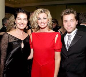 Sela Ward Instagram - I don’t know about y’all, but I’m excited to get dressed up and go out again. 💃🏻 Loved running into these beautiful humans at the Carousel of Hope Ball several years ago. Anyone know what the three of us have in common? #tbt