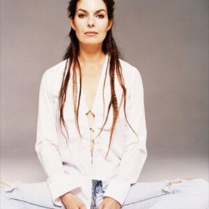 Sela Ward Instagram - Sitting in gratitude for all the heroic healthcare workers who are risking their lives, all of the grocery store employees and truck drivers who are keeping shelves stocked with essentials, and all of the restaurant employees who are providing nourishing meals during these challenging times. What are you grateful for?