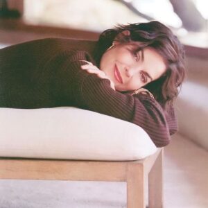 Sela Ward Instagram - Finally a moment to binge guiltlessly on Netflix. During this time of social distancing, please remember to stay healthy and calm. We are in this together. 💕