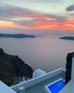 Sela Ward Instagram - I know traveling is opening back up but how about a little virtual vacation together? A few years ago, I fell in love with the quaint beach and beautiful sunsets in Mykonos! #fbf