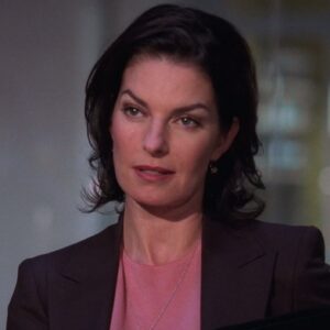 Sela Ward Instagram - I put the “no” in “I’ll let you know”. #theeyebrowraise