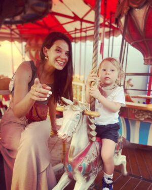 Selen Seyven Instagram - Atlı karıncaya 3 tur sıkılmadan hep aynı heyecanla binmiş kaç anneyiz?
#kalbimmarsel