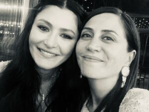 Selen Öztürk Instagram - Bir ömür boyu mutlu olun Canım Deniz & Bilgehan 
🥂🧿🌺

Ne de güzel bir gece ve buluşma oldu .. İyi ki 🙏

#denizbilgehanwedding