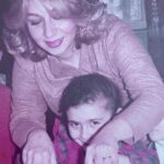 Selen Görgüzel Instagram - Doğurmuş.. Doğurmamış.. Doğurduğunu bağrına basmış.. Kendi anne olan.. Vicdanı anne olan.. Ruhu anne olan.. Bütün kocaman yürekli kadınlara.. Gidenler nur olsun..❤️ Kalanlar sağ olsun.. Tüm Annelerimizin ANNELER günü kutlu olsun..🙏❤️ @selma2212new