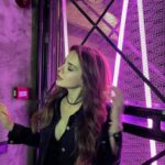 Selen Soyder Instagram - Menekşeler mor en sevdigim madendir bor