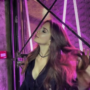 Selen Soyder Instagram - Menekşeler mor  en sevdigim madendir bor