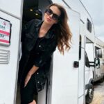 Selen Soyder Instagram - Oto pazarında artış var mı? 🚐 Artiz mi? Ne artizi?🥲