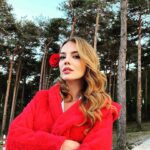 Selen Soyder Instagram - Baby it’s cold outside🚨